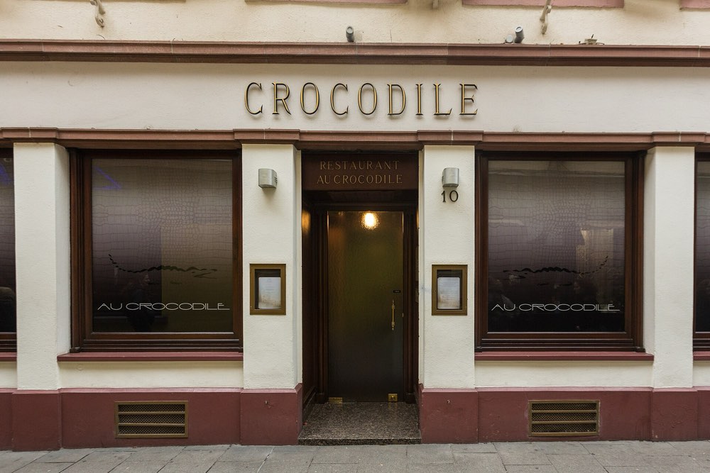 The front of Au Crocodile on rue de l'Outre, Strasbourg, with its name above the door