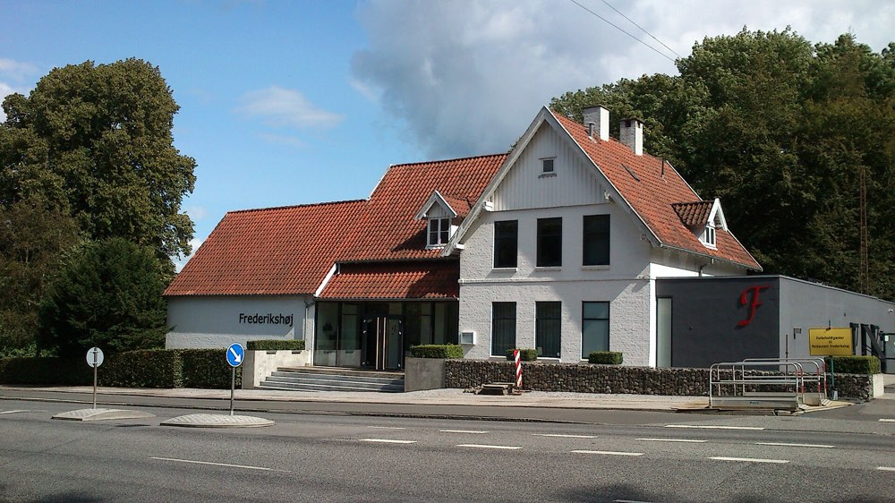 The white house of Frederikshøj on Oddervej, Aarhus