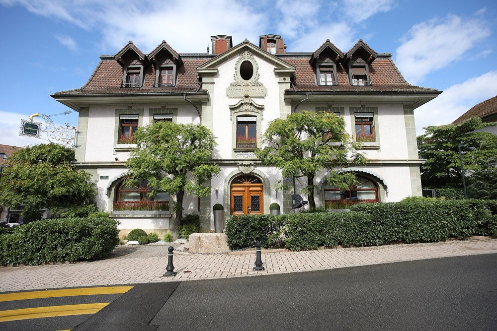 The front of the Restaurant de l'Hôtel de Ville in Crissier